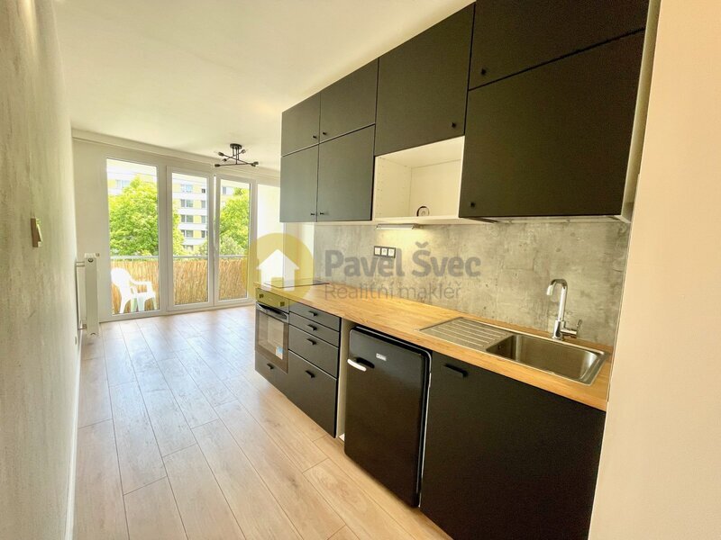 Pronájem 1+kk s lodžií a sklepem ve Strakonicích