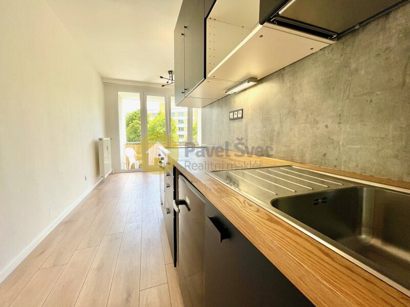 Pronájem 1+kk s lodžií a sklepem ve Strakonicích