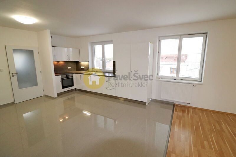 Pronájem atypického 3+kk, 86 m2, parkovací stání