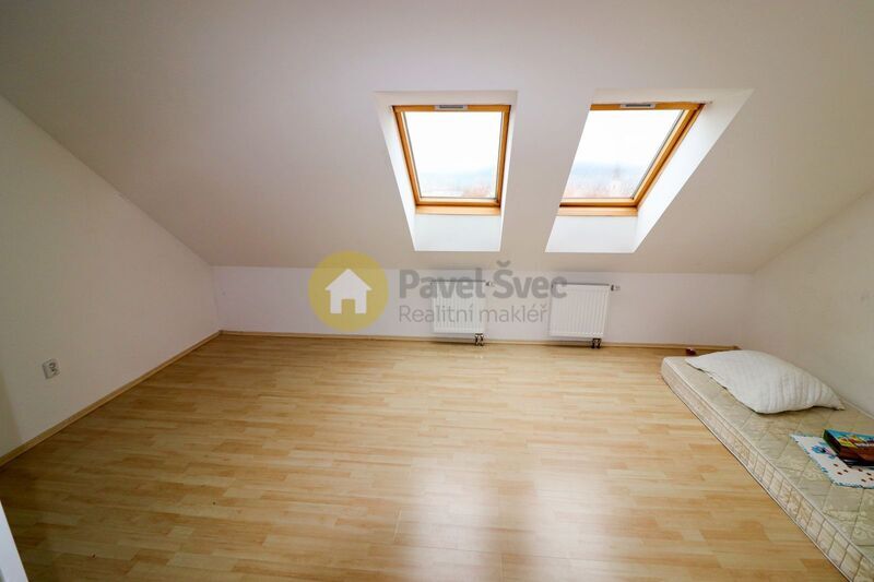 Pronájem atypického 3+kk, 86 m2, parkovací stání