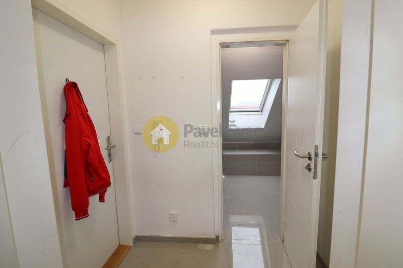 Pronájem atypického 3+kk, 86 m2, parkovací stání