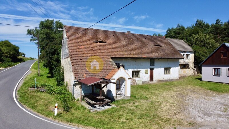 Prodej venkovského domu se zahradou, pozemky 598 m2, obec Kalenice