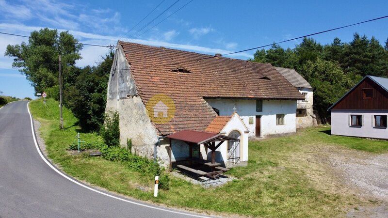 Prodej venkovského domu se zahradou, pozemky 598 m2, obec Kalenice