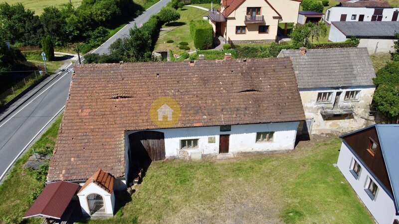 Prodej venkovského domu se zahradou, pozemky 598 m2, obec Kalenice