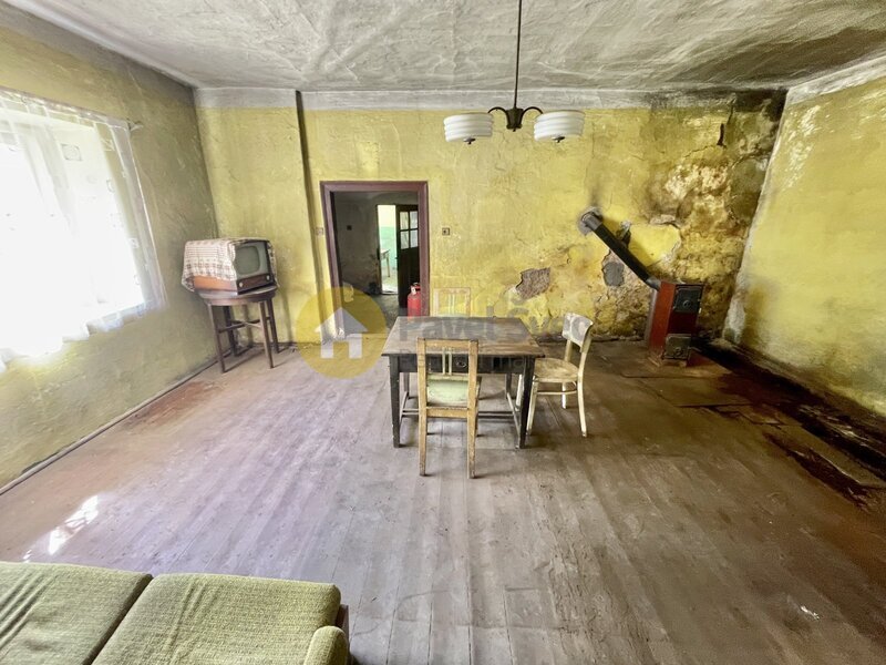 Prodej venkovského domu se zahradou, pozemky 598 m2, obec Kalenice