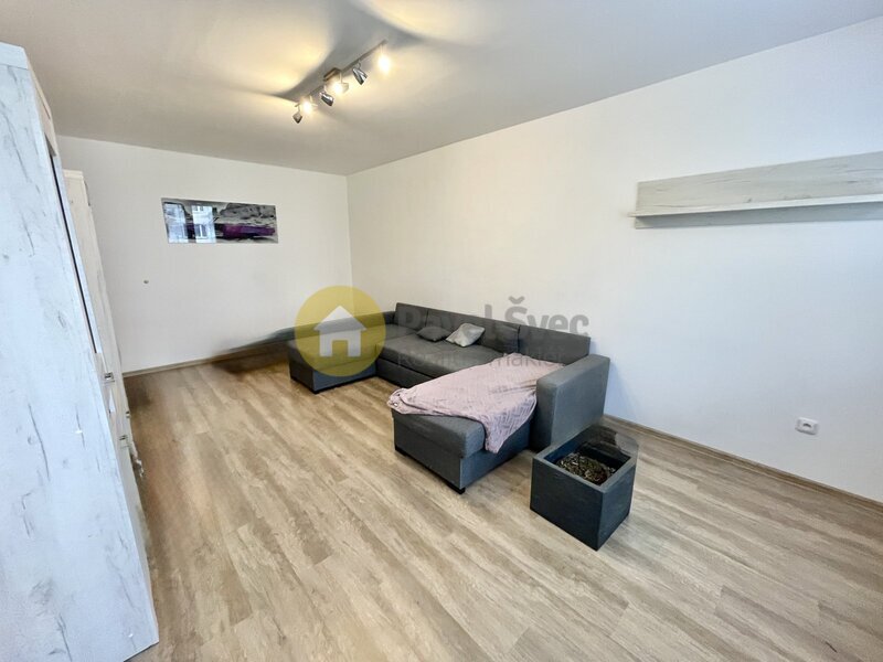 Pronájem bytu 2+1, 60 m2, balkon/sklep, ul. Zvolenská-Strakonice
