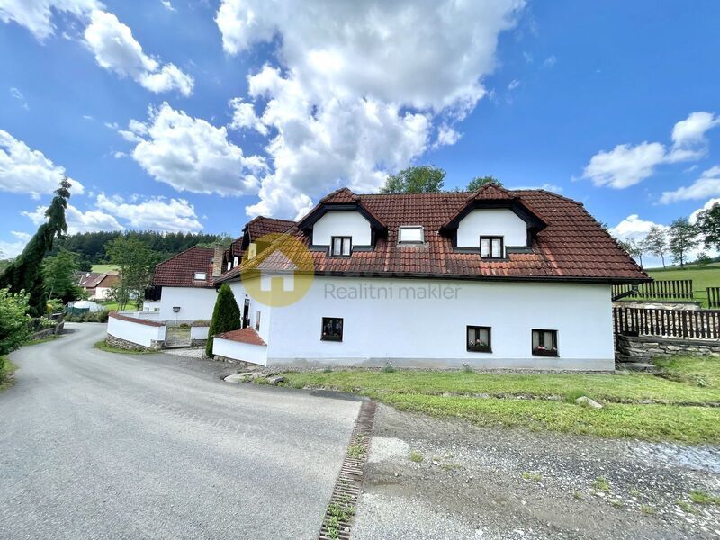 Prodej apartmánového domu na Šumavě - obec Hořejšice/Dřešín