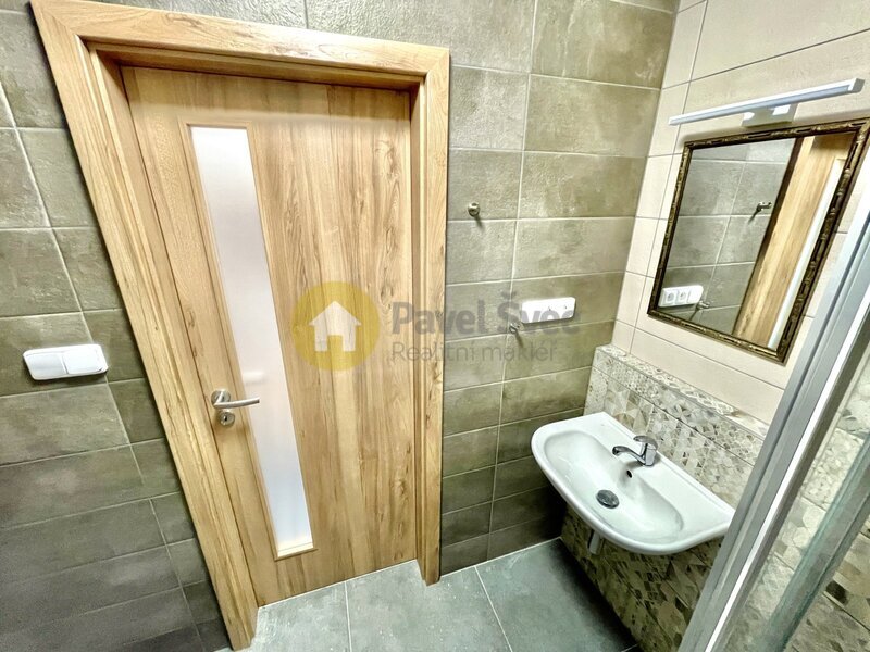 Pronájem nově rekonstruované garsonky, 32 m2/sklep, Strakonice