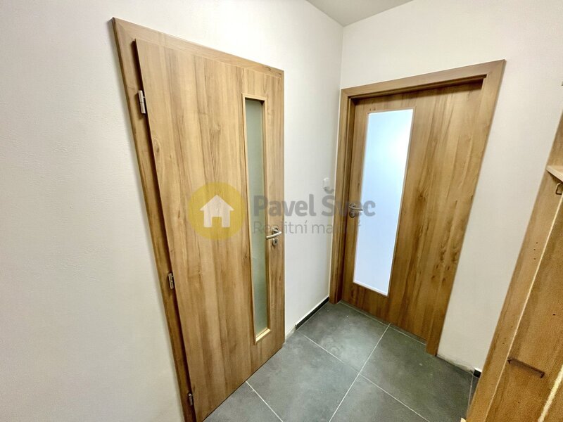 Pronájem nově rekonstruované garsonky, 32 m2/sklep, Strakonice