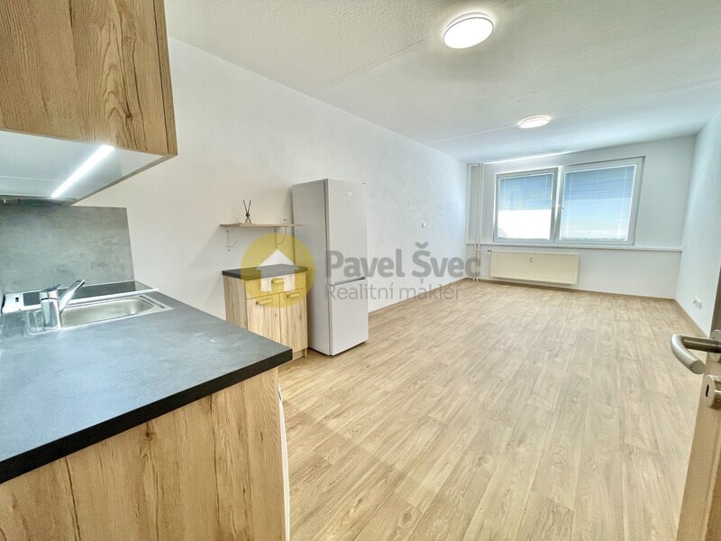 Pronájem nově rekonstruované garsonky, 32 m2/sklep, Strakonice