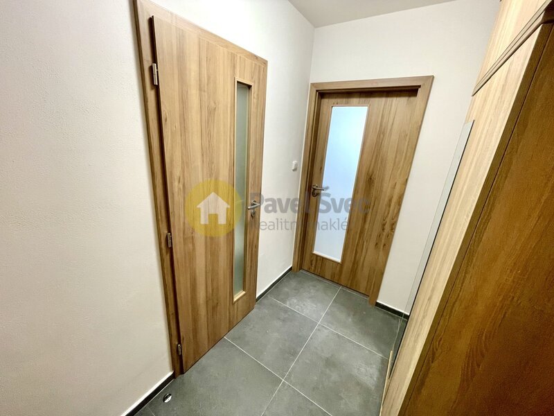 Pronájem nově rekonstruované garsonky, 32 m2/sklep, Strakonice