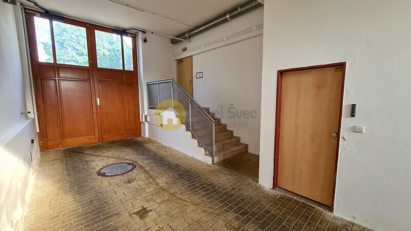 Pronájem bytu 2+kk, 72 m2, ul. Na Sadech - Č. Budějovice