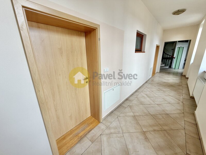 Pronájem bytu 2+kk, 72 m2, ul. Na Sadech - Č. Budějovice