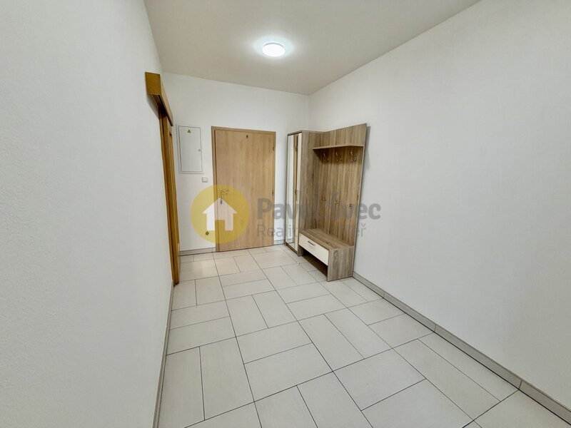 Pronájem bytu 2+kk, 72 m2, ul. Na Sadech - Č. Budějovice