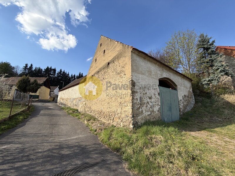 Prodej chalupy se zahradou, stodolou, dílnou, skladem, pozemky 1197 m2. Zadní Zborovice.