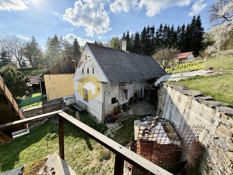 Prodej chalupy se zahradou, stodolou, dílnou, skladem, pozemky 1197 m2. Zadní Zborovice.