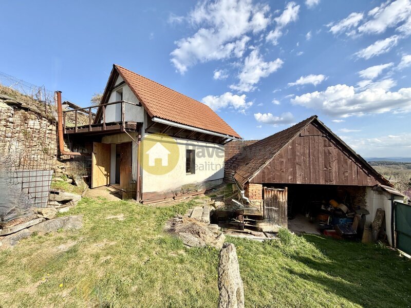 Prodej chalupy se zahradou, stodolou, dílnou, skladem, pozemky 1197 m2. Zadní Zborovice.