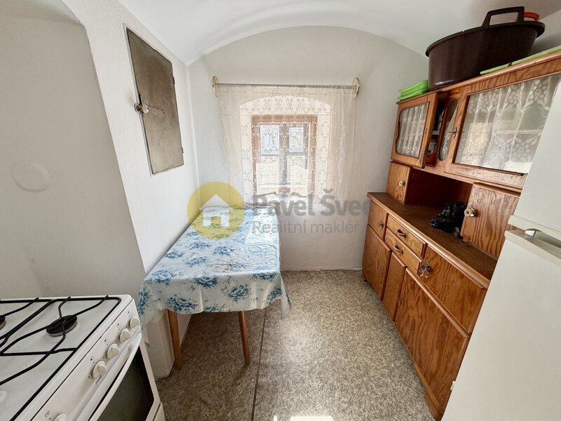 Prodej chalupy se zahradou, stodolou, dílnou, skladem, pozemky 1197 m2. Zadní Zborovice.