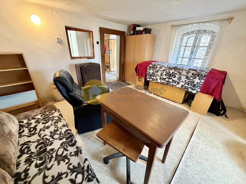 Prodej chalupy se zahradou, stodolou, dílnou, skladem, pozemky 1197 m2. Zadní Zborovice.