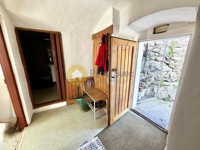 Prodej chalupy se zahradou, stodolou, dílnou, skladem, pozemky 1197 m2. Zadní Zborovice.