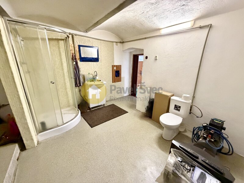 Prodej chalupy se zahradou, stodolou, dílnou, skladem, pozemky 1197 m2. Zadní Zborovice.