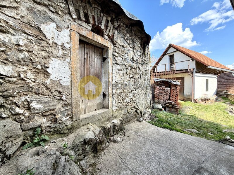 Prodej chalupy se zahradou, stodolou, dílnou, skladem, pozemky 1197 m2. Zadní Zborovice.