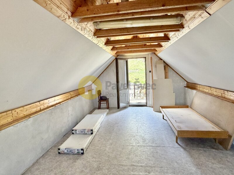 Prodej chalupy se zahradou, stodolou, dílnou, skladem, pozemky 1197 m2. Zadní Zborovice.