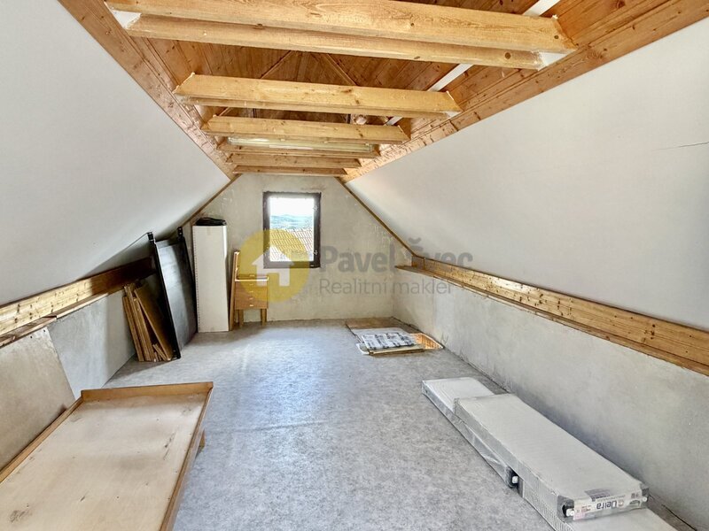 Prodej chalupy se zahradou, stodolou, dílnou, skladem, pozemky 1197 m2. Zadní Zborovice.