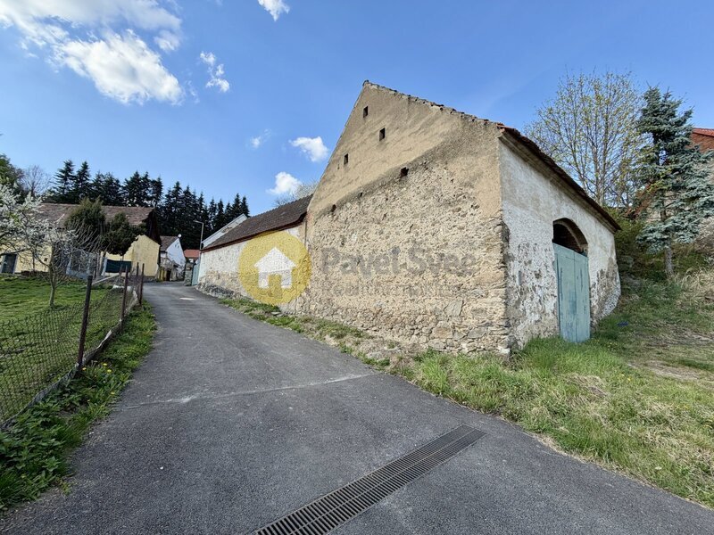 Prodej chalupy se zahradou, stodolou, dílnou, skladem, pozemky 1197 m2. Zadní Zborovice.
