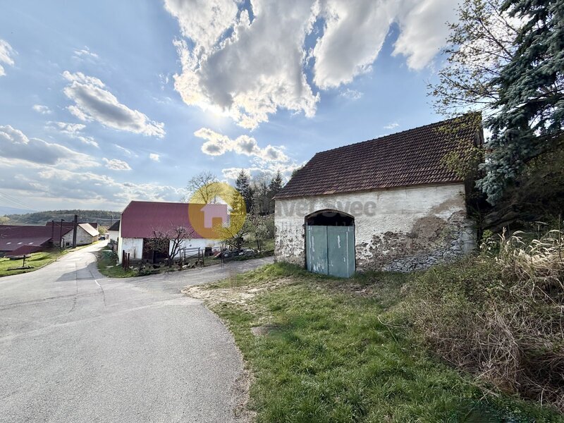 Prodej chalupy se zahradou, stodolou, dílnou, skladem, pozemky 1197 m2. Zadní Zborovice.