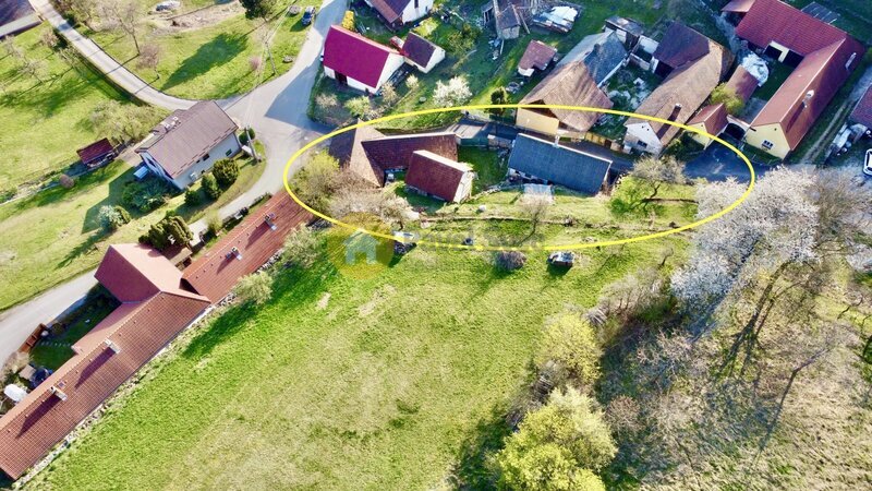 Prodej chalupy se zahradou, stodolou, dílnou, skladem, pozemky 1197 m2. Zadní Zborovice.