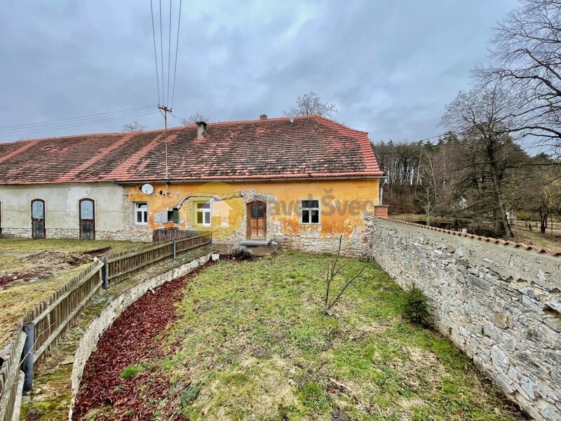 Pronájem části domu/byt 3+1, 98 m2 s předzahrádkou, polosamota Radomyšl-Kaletice