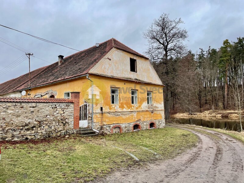 Pronájem části domu/byt 3+1, 98 m2 s předzahrádkou, polosamota Radomyšl-Kaletice