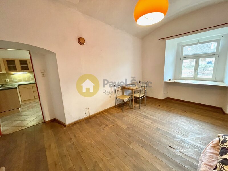 Pronájem části domu/byt 3+1, 98 m2 s předzahrádkou, polosamota Radomyšl-Kaletice