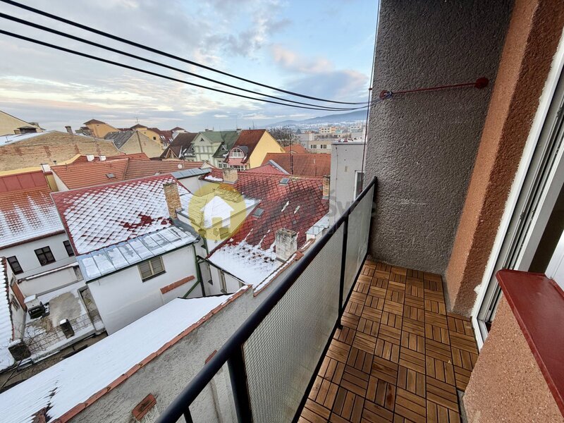 Pronájem bytu 3+kk, 55 m2, lodžie/sklep - ul. Sokolovská-Strakonice