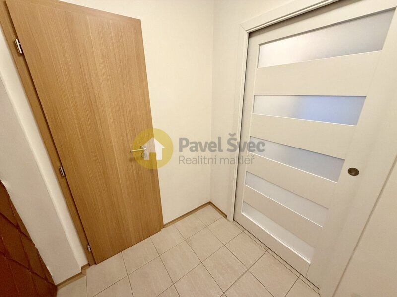 Pronájem bytu 3+kk, 55 m2, lodžie/sklep - ul. Sokolovská-Strakonice