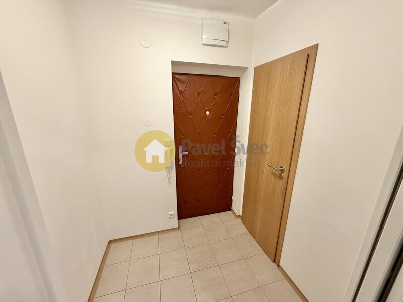 Pronájem bytu 3+kk, 55 m2, lodžie/sklep - ul. Sokolovská-Strakonice