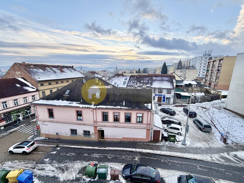 Pronájem bytu 3+kk, 55 m2, lodžie/sklep - ul. Sokolovská-Strakonice