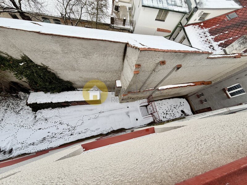 Pronájem bytu 3+kk, 55 m2, lodžie/sklep - ul. Sokolovská-Strakonice