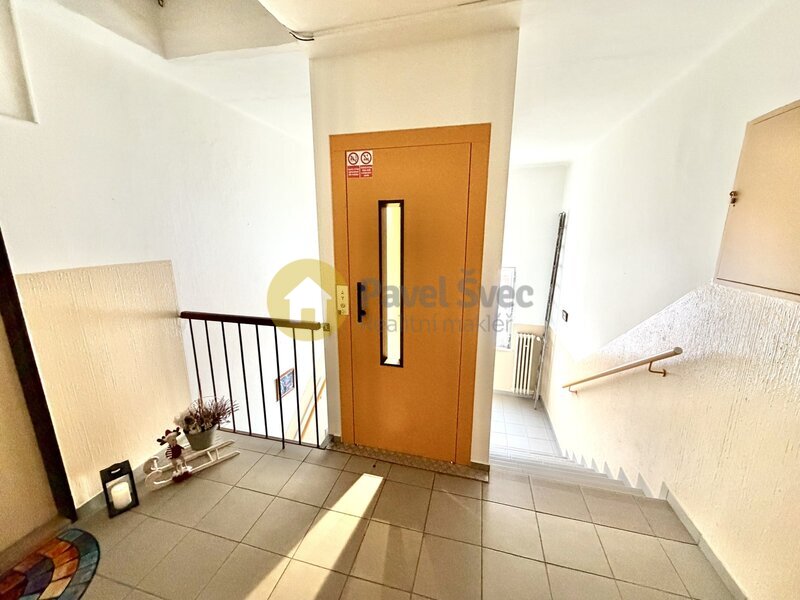 Pronájem bytu 3+kk, 55 m2, lodžie/sklep - ul. Sokolovská-Strakonice