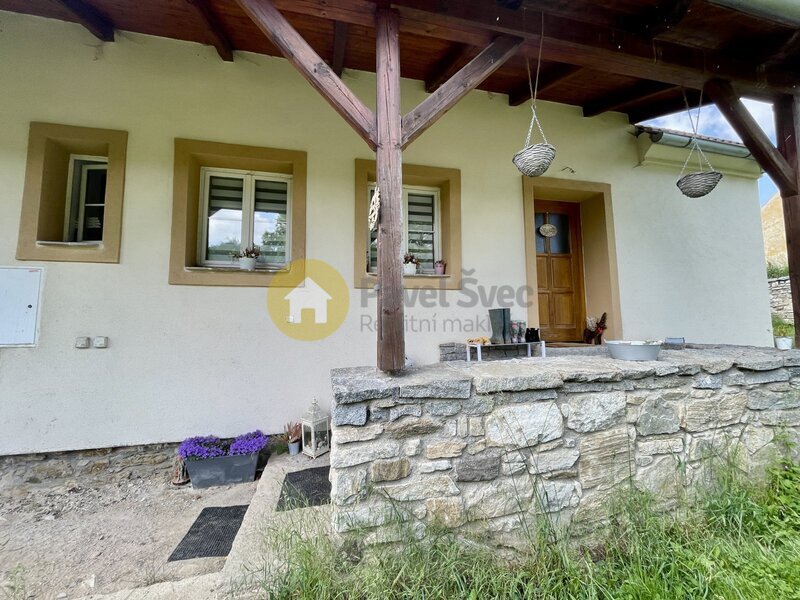 Pronájem části domu - 3+kk, 140 m2, terasa, polosamota - Radomyšl