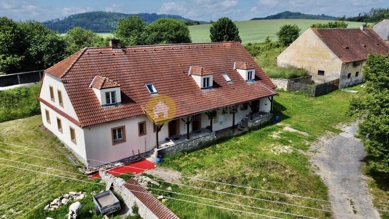 Pronájem části domu - 3+kk, 140 m2, terasa, polosamota - Radomyšl
