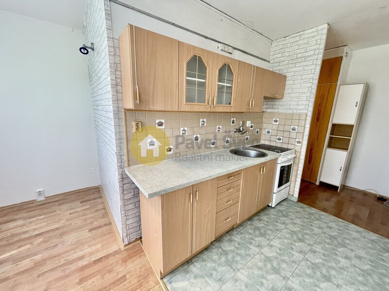 Pronájem bytu 1+1, 42 m2, Povážská-Strakonice