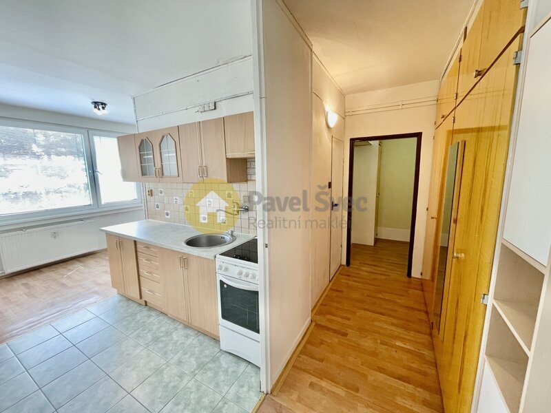 Pronájem bytu 1+1, 42 m2, Povážská-Strakonice