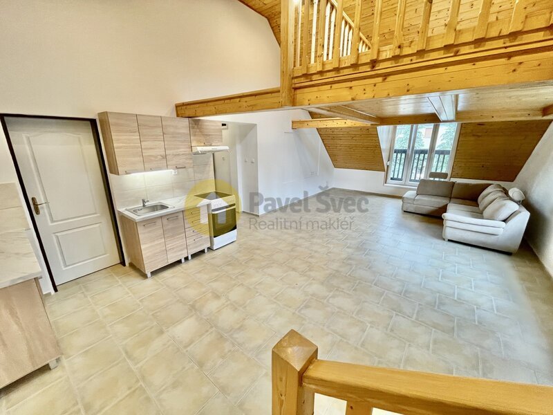 Pronájem mezonetu 1+kk, 61 m2, balkon, komora, Strakonice