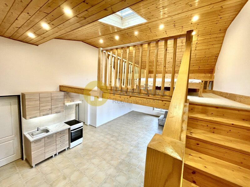 Pronájem mezonetu 1+kk, 61 m2, balkon, komora, Strakonice