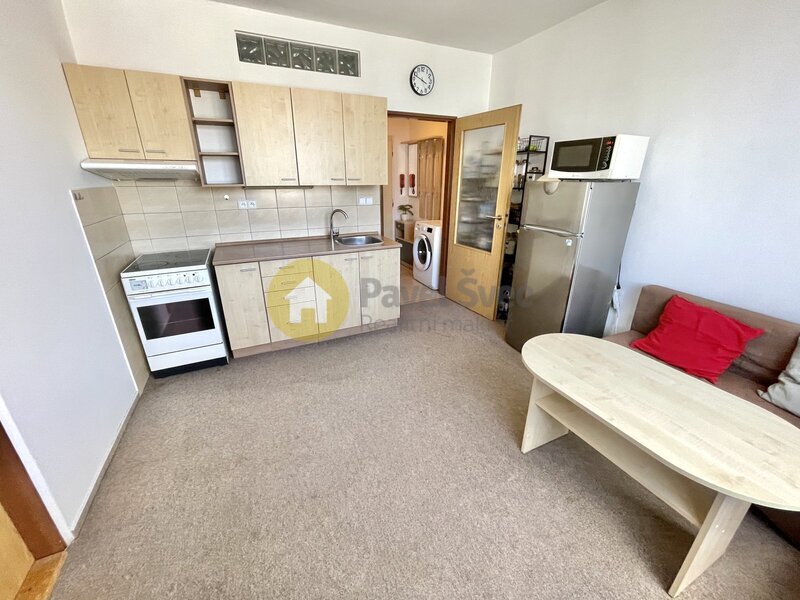 Pronájem 2+kk, 37 m2, balkon/sklep, ul. Luční, Strakonice