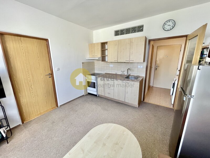 Pronájem 2+kk, 37 m2, balkon/sklep, ul. Luční, Strakonice