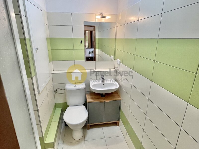 Pronájem 2+kk, 37 m2, balkon/sklep, ul. Luční, Strakonice