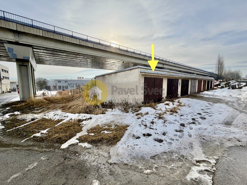 Pronájem krajní řadové garáže, Strakonice - Písecká
